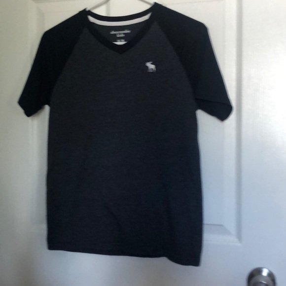 Boys Abercrombie kids size 13/14 ss shirt - Picture 1 of 3